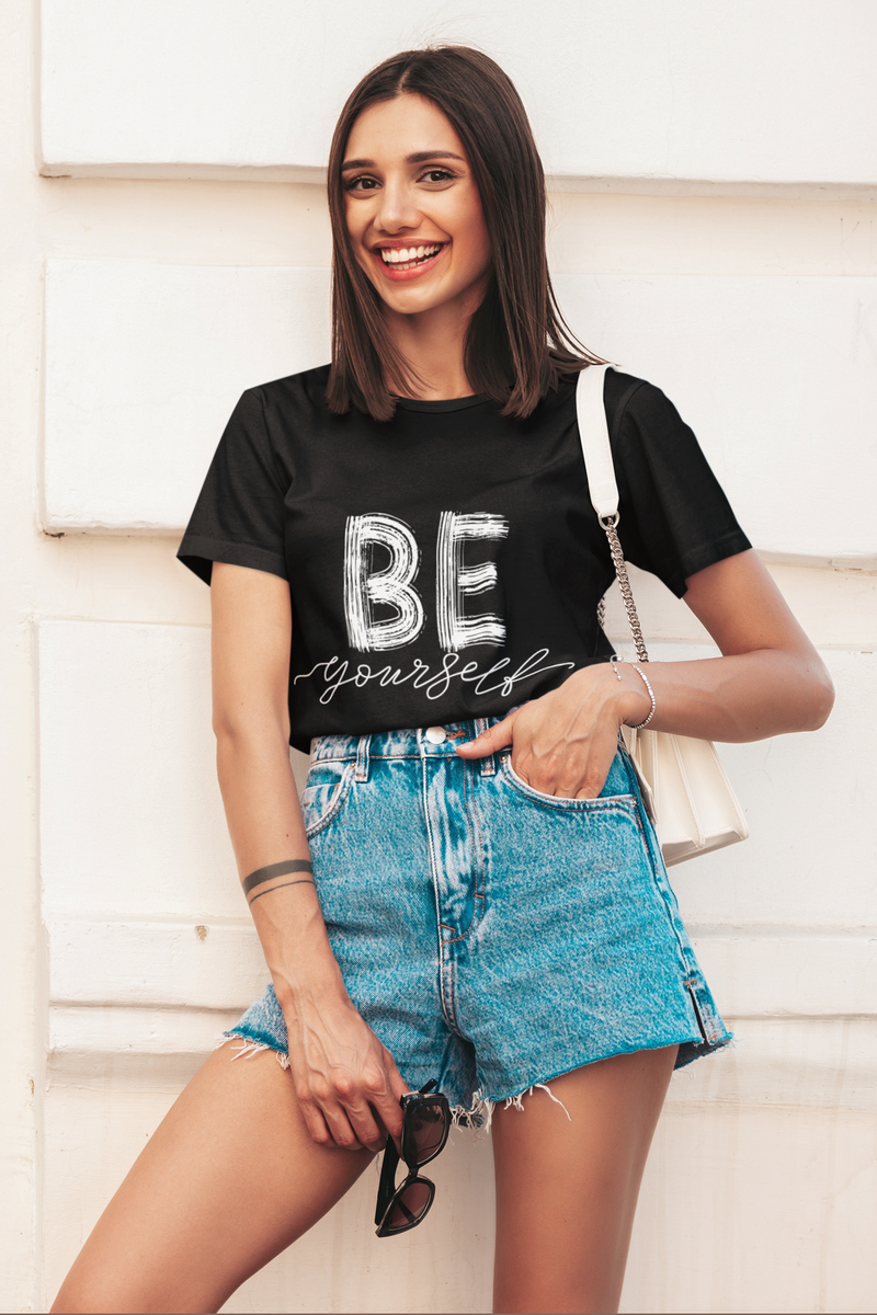 T-shirt - Be Yourself Black