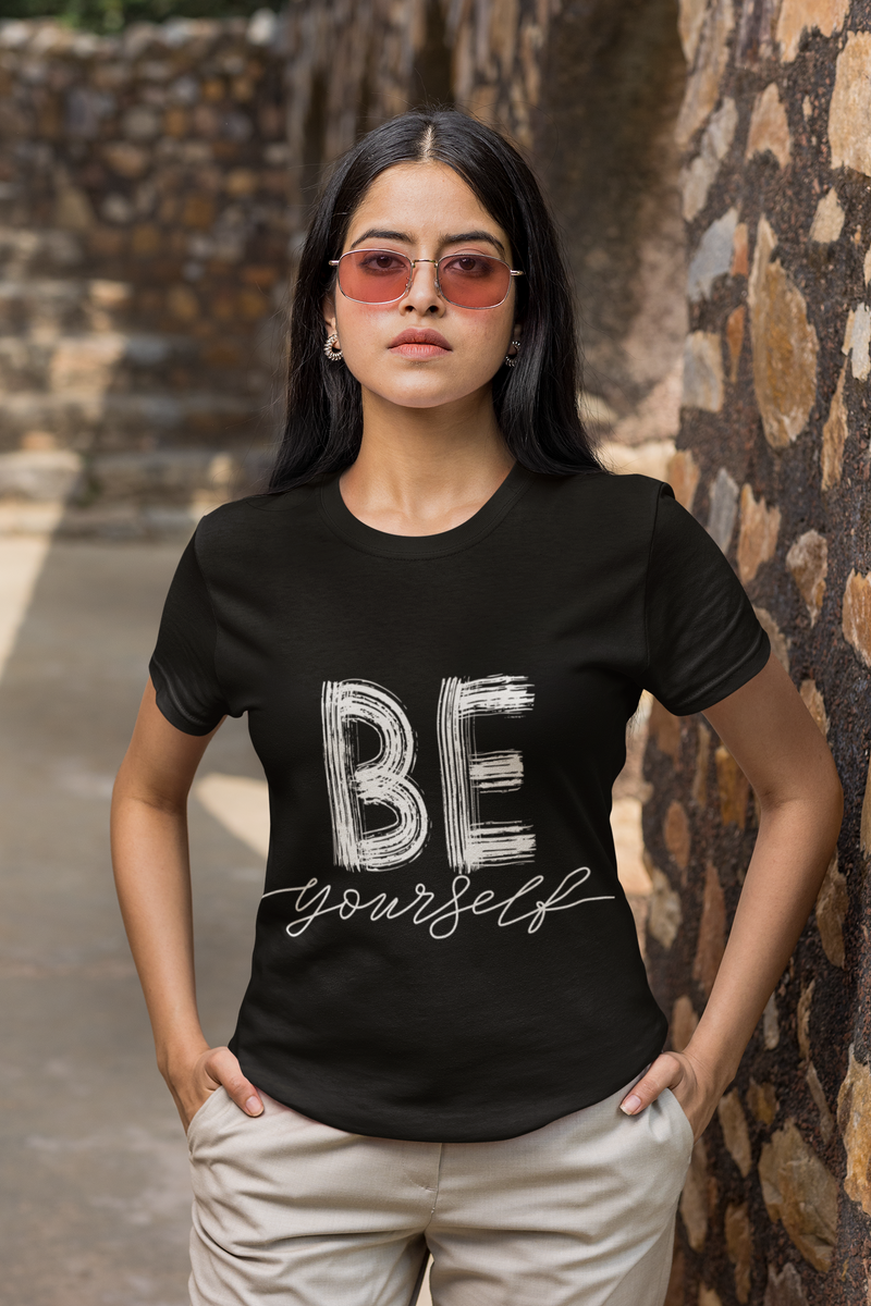 T-shirt - Be Yourself Black
